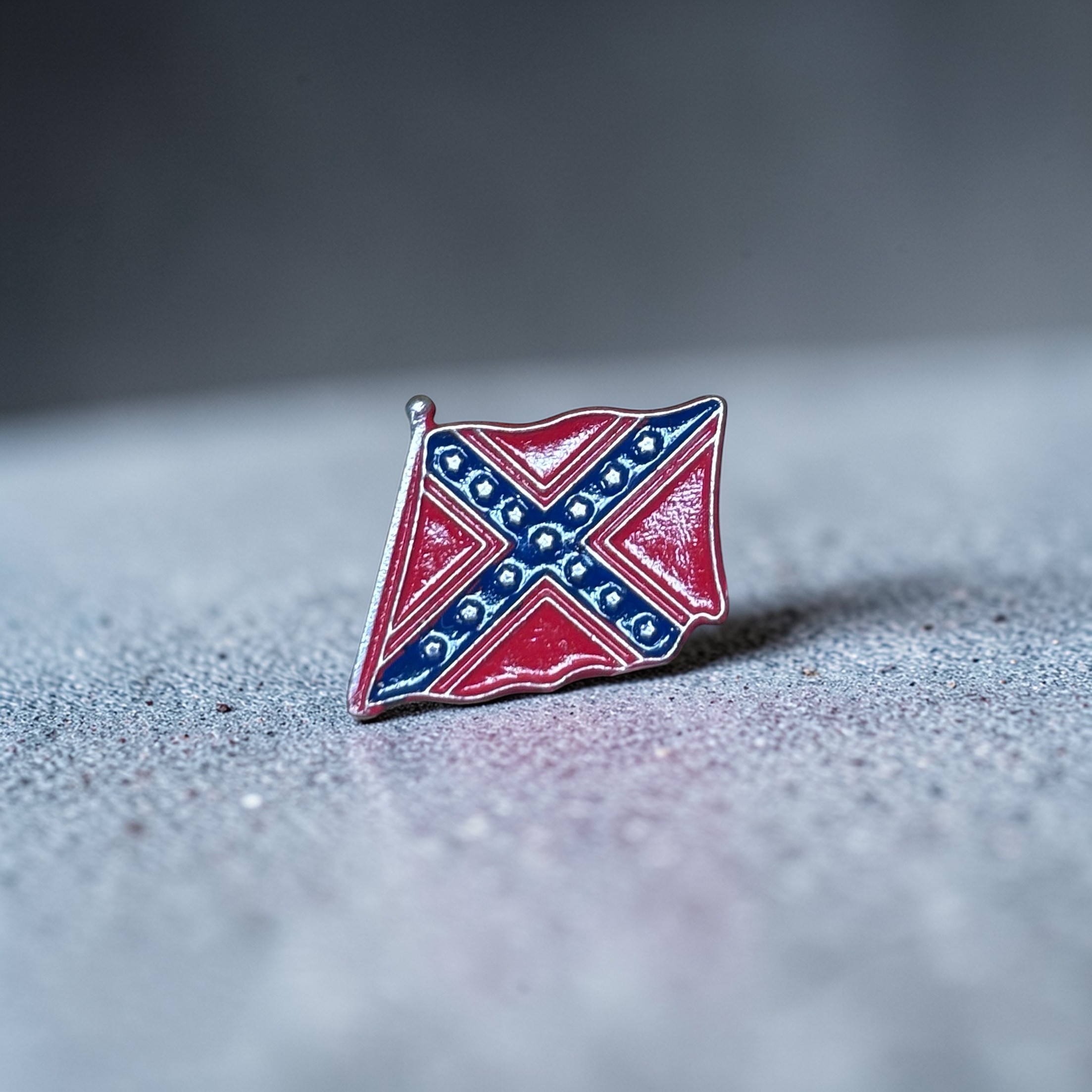 Waving Confederate Flag Pewter Lapel Pin